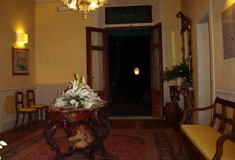 فندق Relais Il Trebbiolo