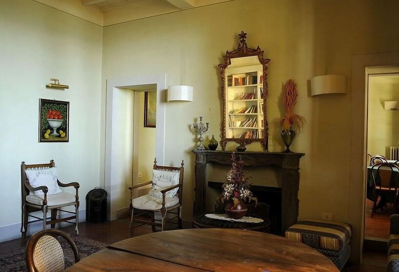 فندق Relais Il Trebbiolo