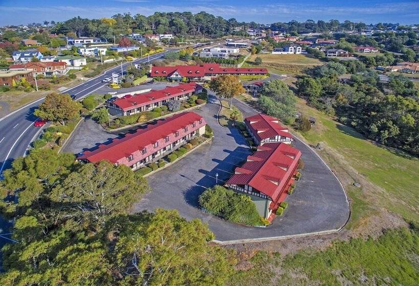 בית מלון כפרי Village Family Motor Inn