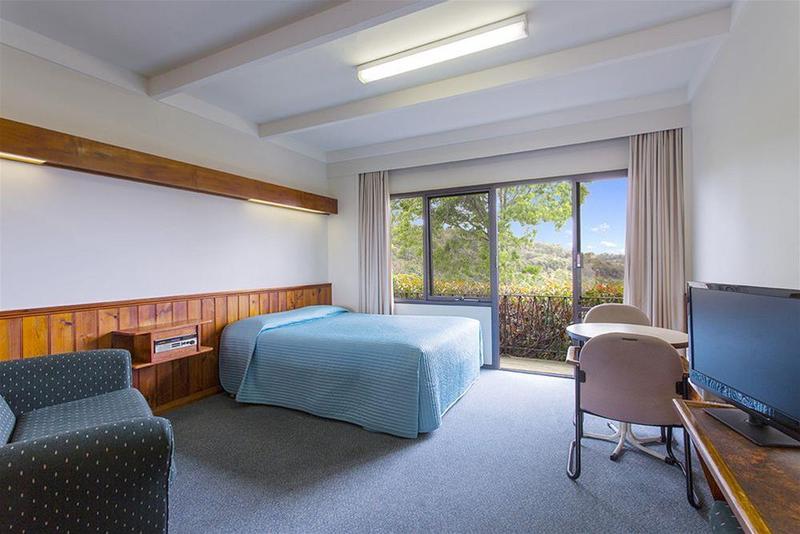 בית מלון כפרי Village Family Motor Inn