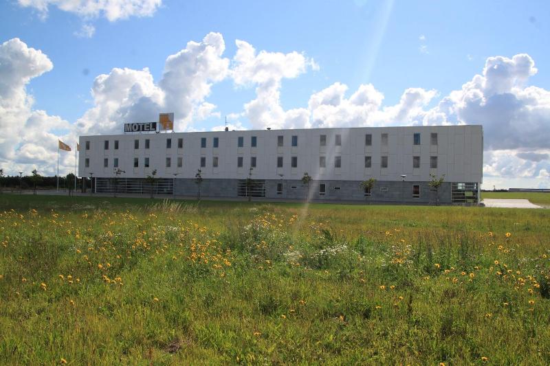 Motel X