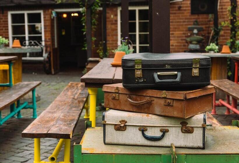 ユースホステル The Old Crown