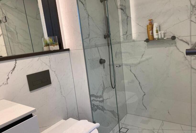 Apartment With Nice View In Boxhill 8a