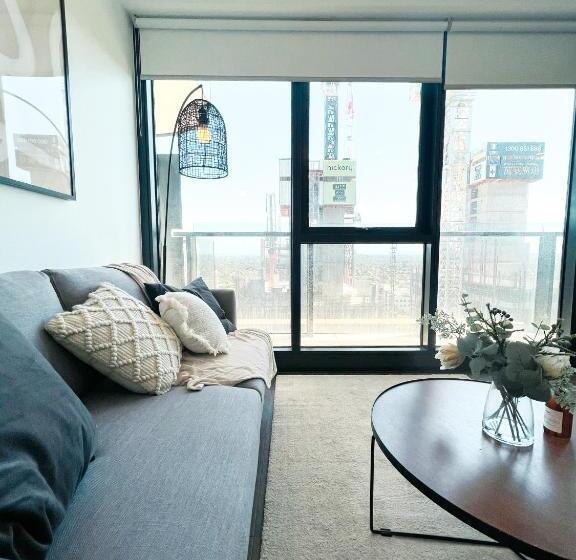 Apartment With Nice View In Boxhill 8a