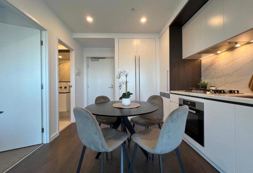 Apartment With Nice View In Boxhill 8a