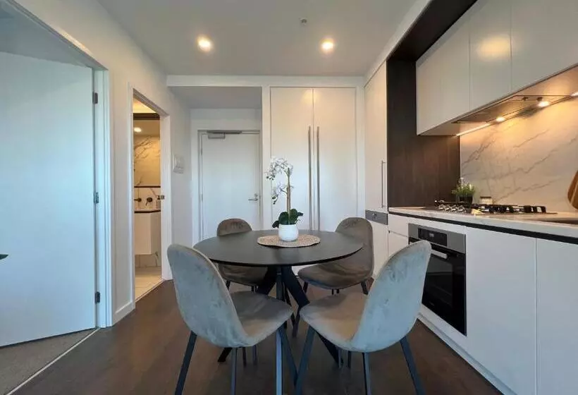 Apartment With Nice View In Boxhill 8a