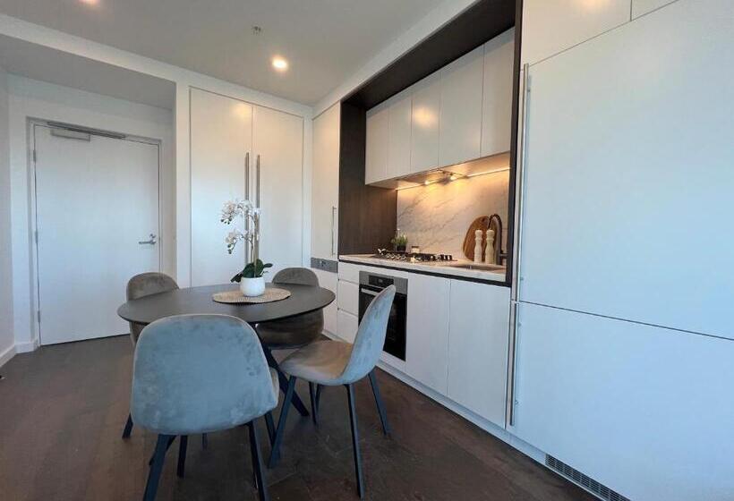 Apartment With Nice View In Boxhill 8a