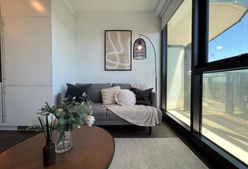 Apartment With Nice View In Boxhill 8a