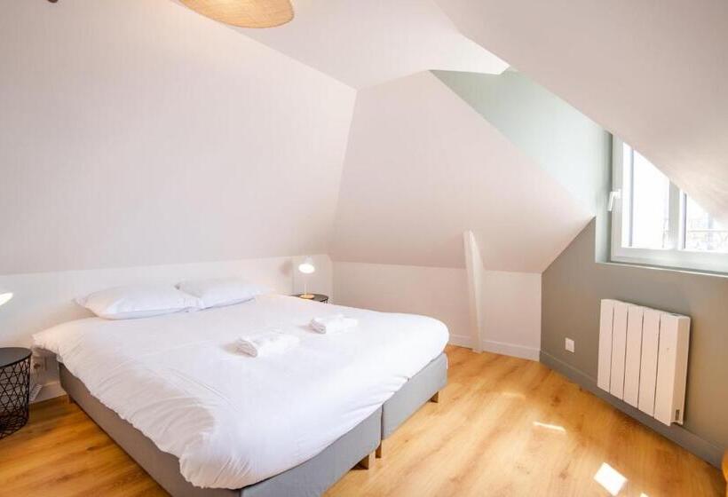 Comfort And Modernity In A Townhouse