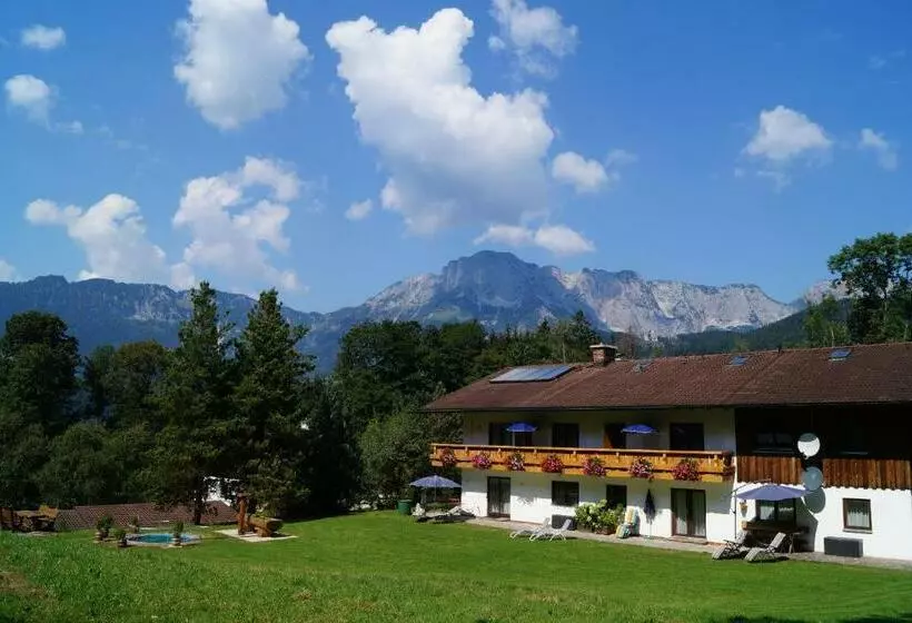 Hotelli Gästehaus Schmuckenhof