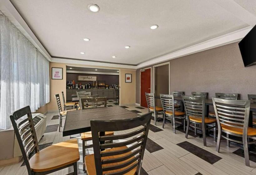 فندق Econo Lodge