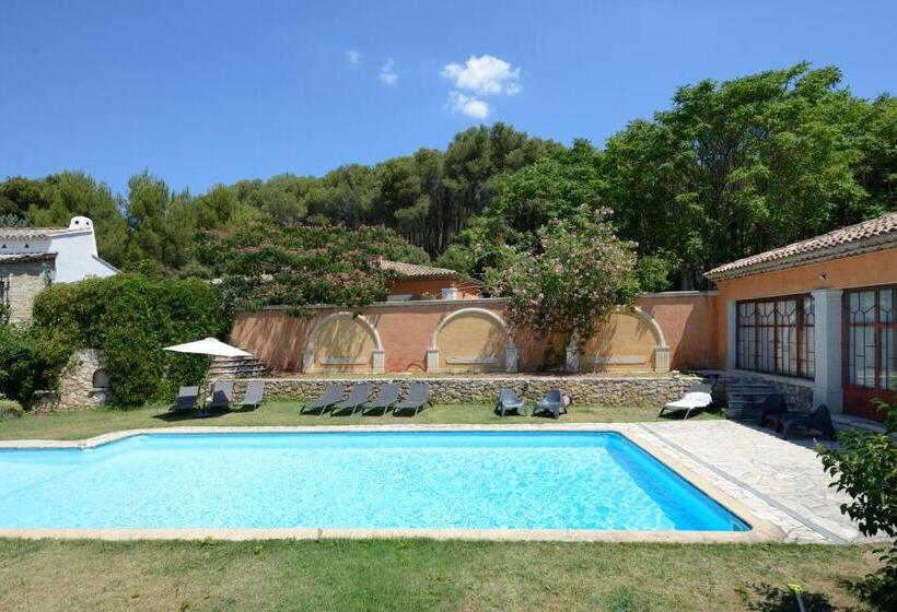 La Tour Pigeonnier Provençal Mas Des Sous Bois