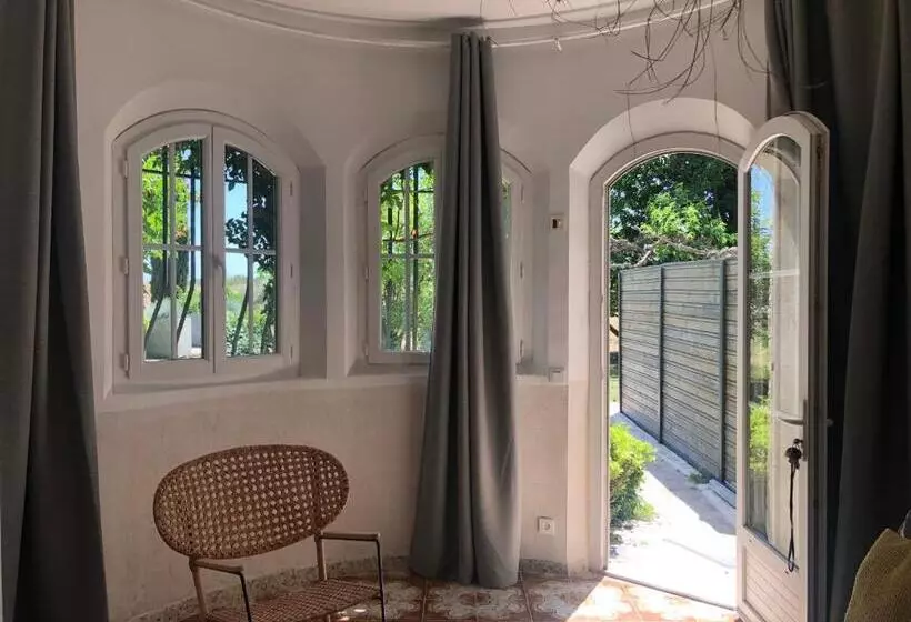 La Tour  Pigeonnier Provençal   Mas Des Sous Bois