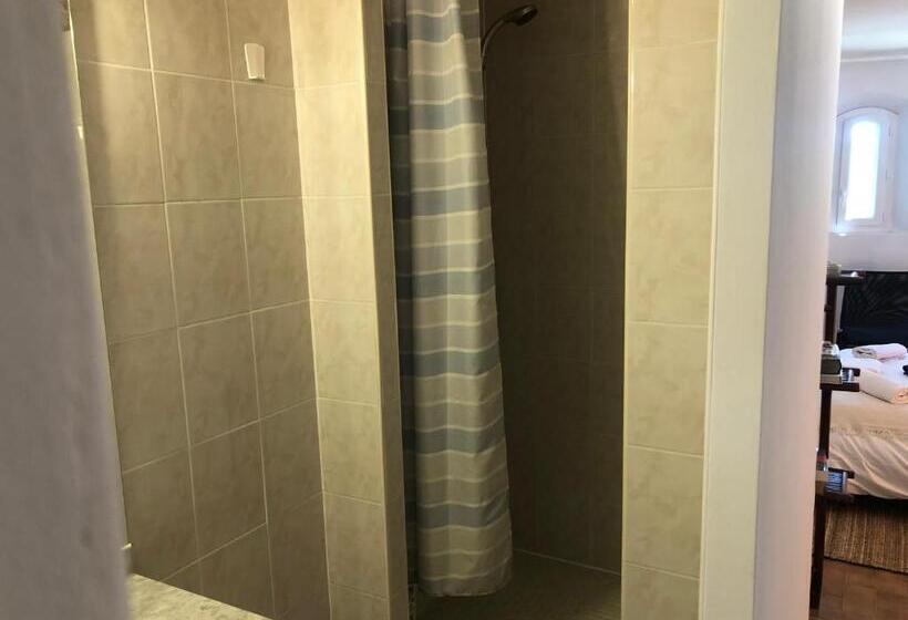 La Tour Pigeonnier Provençal Mas Des Sous Bois