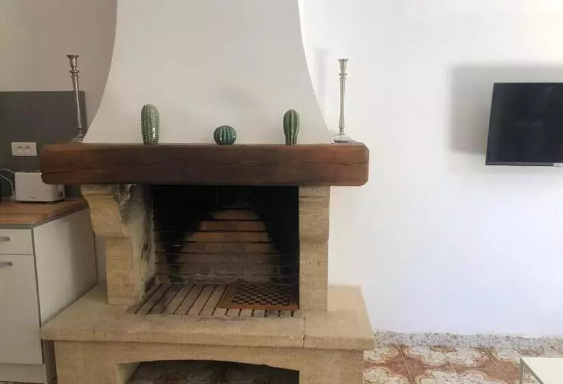 La Tour  Pigeonnier Provençal   Mas Des Sous Bois