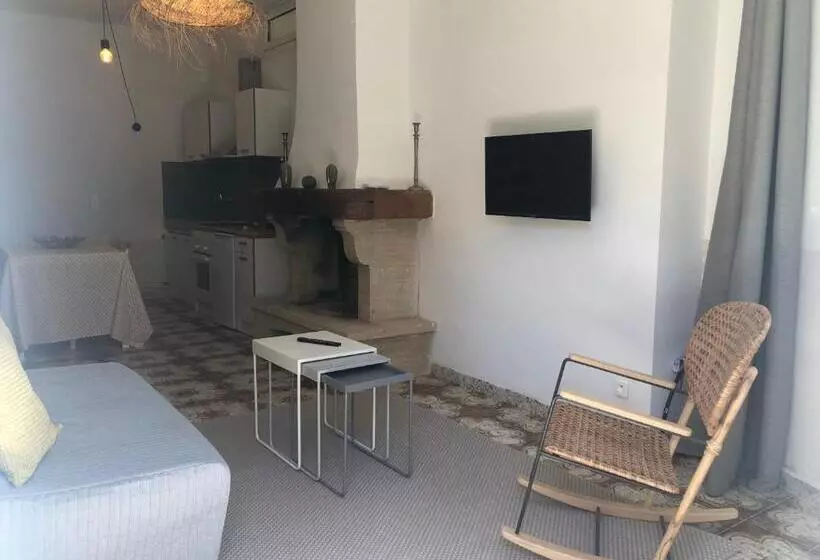 La Tour  Pigeonnier Provençal   Mas Des Sous Bois