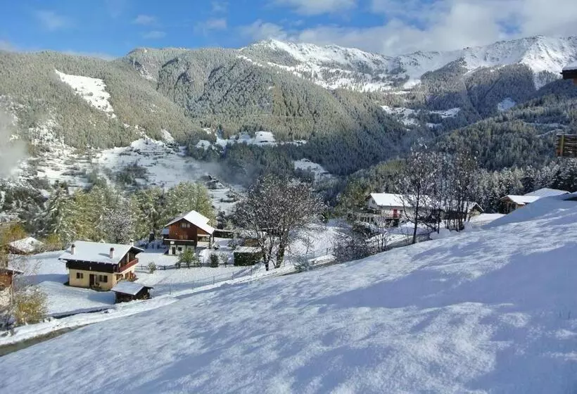La Tzoum Hostel