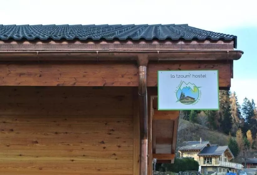 La Tzoum Hostel