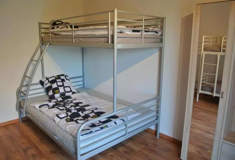 La Tzoum Hostel
