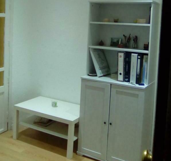 Apartamento En Legazpi De 3 Dormitorios Pequeños