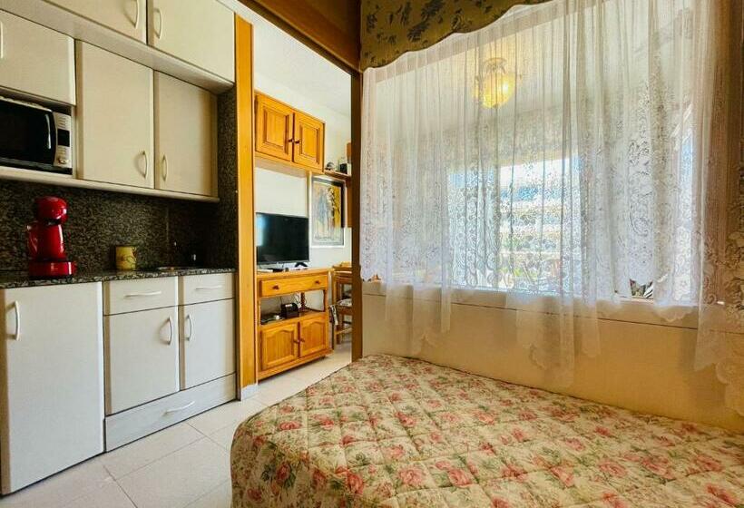 Apartamento Vistas Al Mar, Con Acceso Directo A La Playa, Piscina Y Parking Gratis!!!