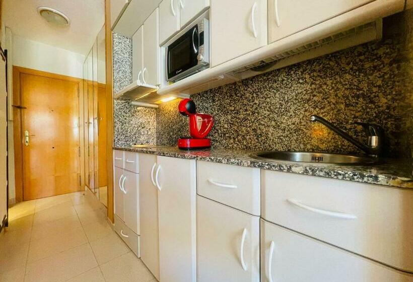 Apartamento Vistas Al Mar, Con Acceso Directo A La Playa, Piscina Y Parking Gratis!!!