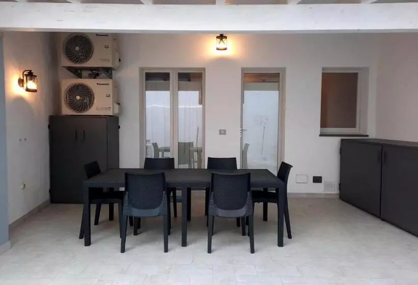 Appartamento Su Palazzina Storica In Centro A Sant Antioco