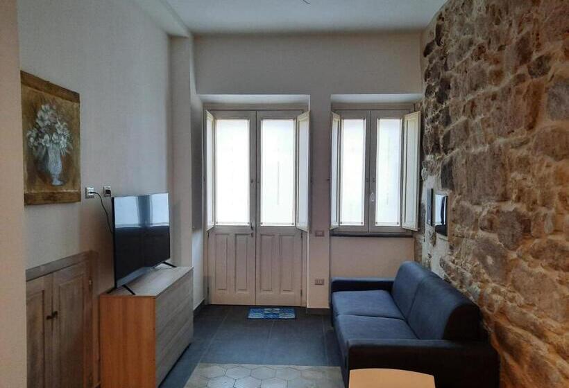 Appartamento Su Palazzina Storica In Centro A Sant Antioco