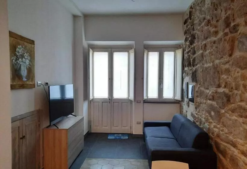 Appartamento Su Palazzina Storica In Centro A Sant Antioco