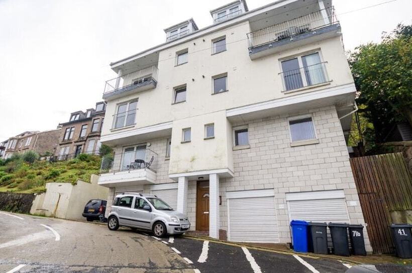 Beautiful 3 Bed Apartment In Gourock