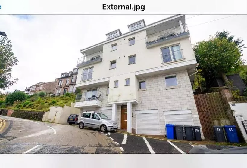 Beautiful 3 Bed Apartment In Gourock