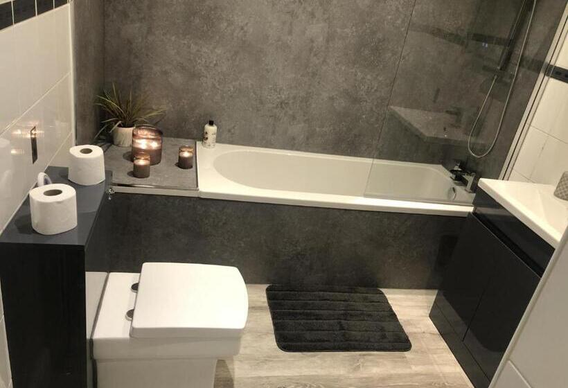 Beautiful 3 Bed Apartment In Gourock