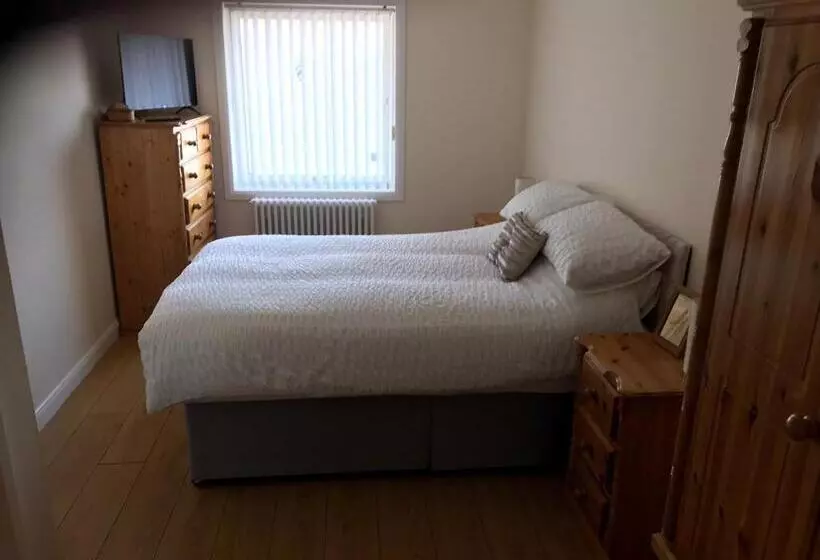 Beautiful 3 Bed Apartment In Gourock