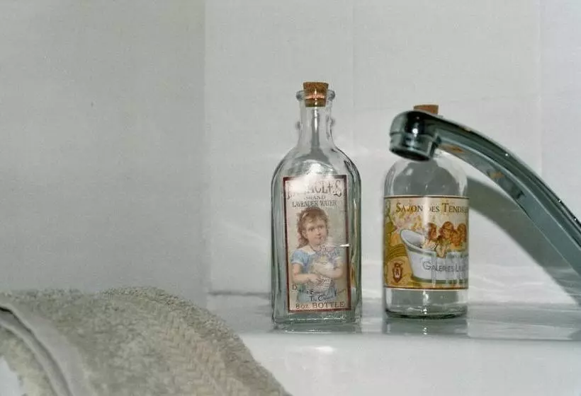تختخواب و صبحانه Chambre D Hôtes   L Ephémère