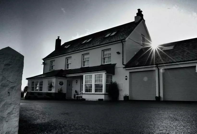 Aamiaismajoitus (B&B) Melorne Farm Guest House