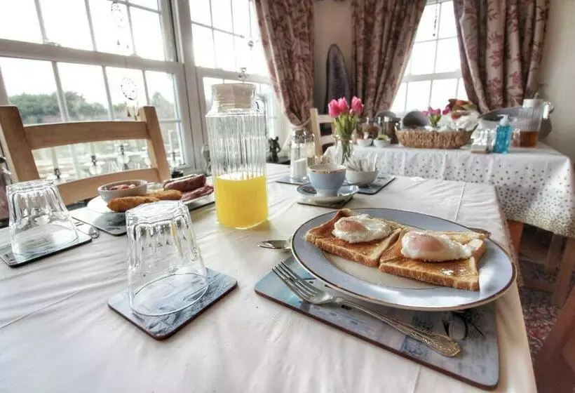 Aamiaismajoitus (B&B) Melorne Farm Guest House