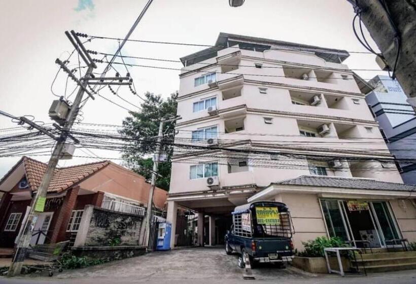 Отель The Wanna Pattaya