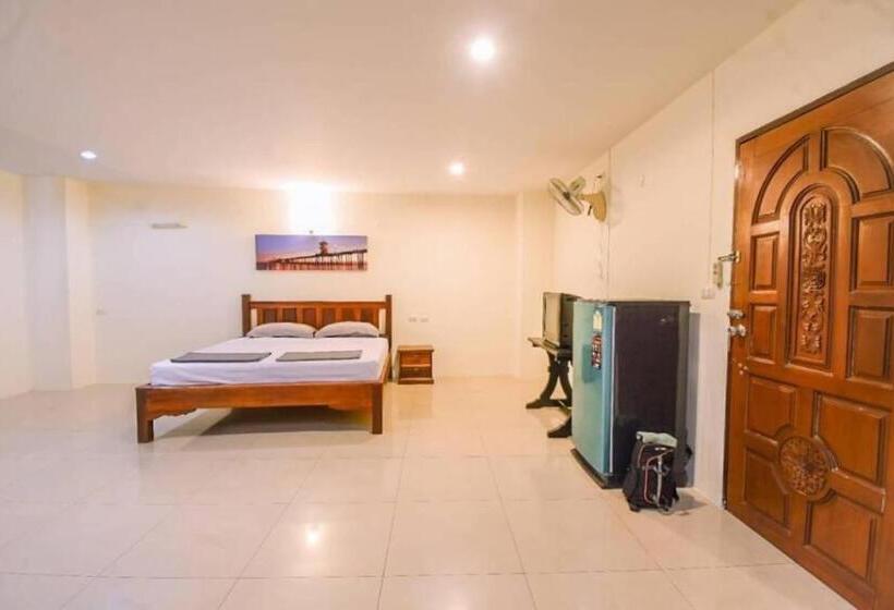 Отель The Wanna Pattaya