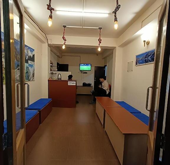 هتل Snow Drop Guest House