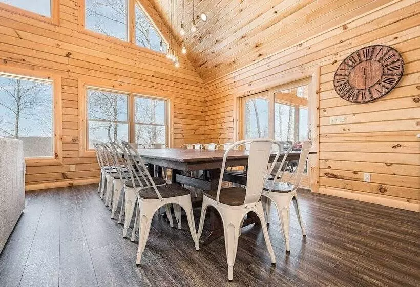Mountain Crest Lodge