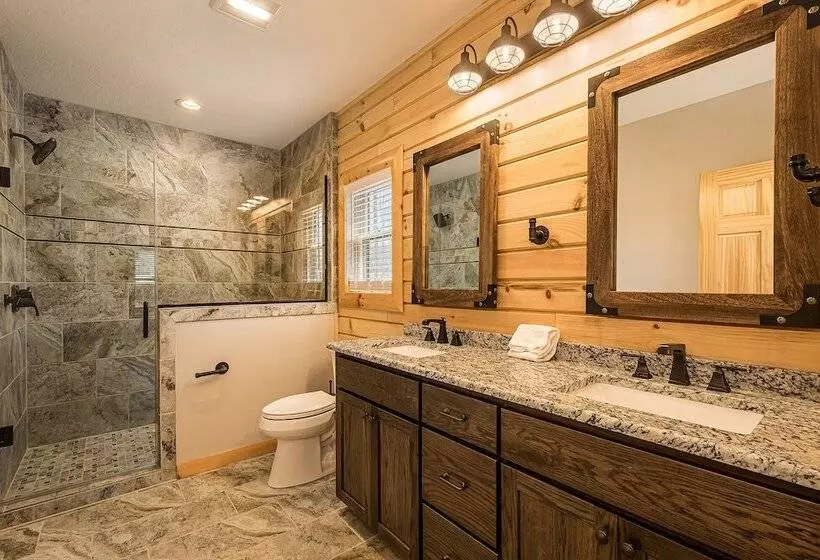 Mountain Crest Lodge