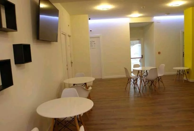 پانسیون Hostel Trovadores