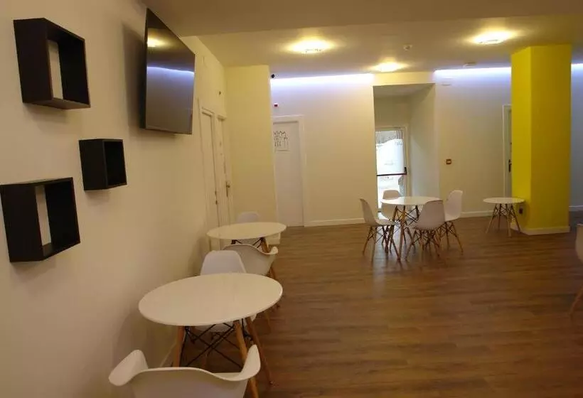 پانسیون Hostel Trovadores