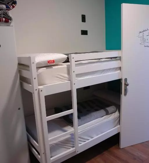 پانسیون Hostel Trovadores