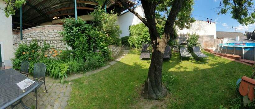 بنسيون Weingut Bohrn Himmelbett