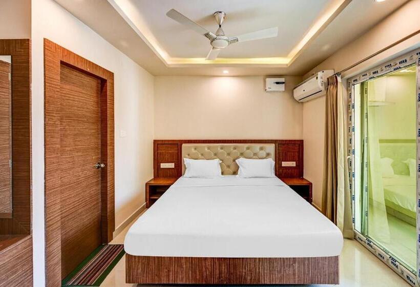 ホテル Capital O 86823  Subhadarsan