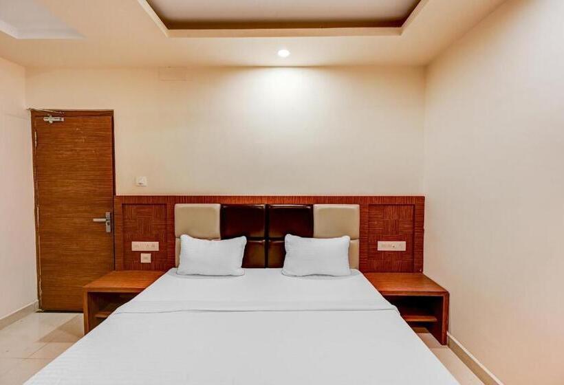 ホテル Capital O 86823  Subhadarsan