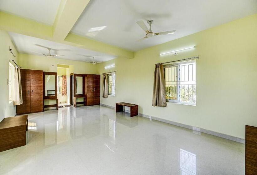 ホテル Capital O 86823  Subhadarsan