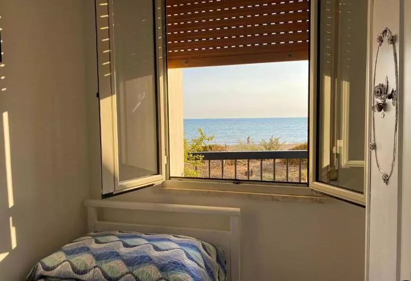 Tre Passi A Mare