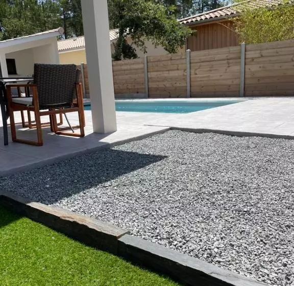 Maison Moderne Avec Piscine Chauffée